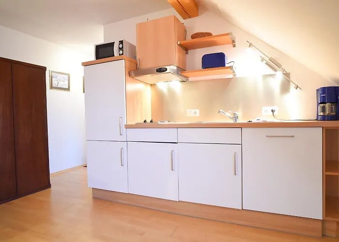 Appartement Hof Koehne - Altes - Dachstube Links